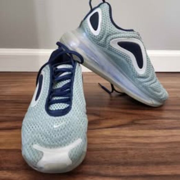 Women's Nike Air Max 720 size 8 - Picture 2 of 3